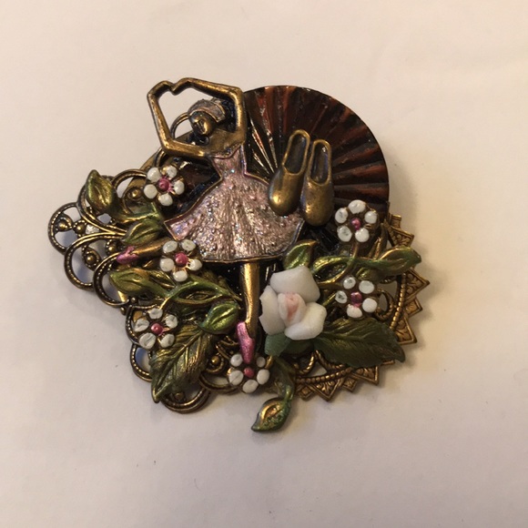 Ballerina Brooch - pin - beautiful ballerina - Picture 6 of 6